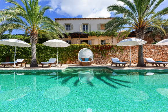 luxury holiday rentals with service-rental finca with pool-Spain-Balearic Islands-Majorca-Alqueria Blanca-Santanyi