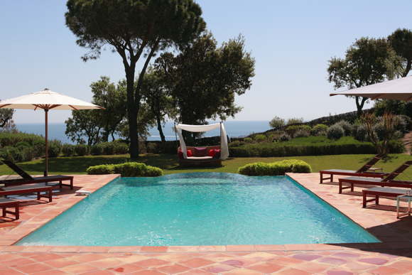 top-class luxury villas with butler service and concierge at the Côte d'Azur