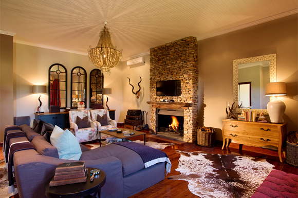 Luxury villa with pool chef and private ranger in Big 5 Reserve South Africa