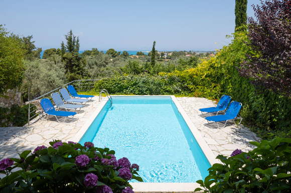 Holiday home by the sea with private pool for rent in Lefkada Greece