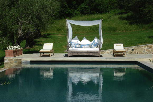 luxury villa rental-with pool Italy-holiday hhome tuscany-vacation villa pool