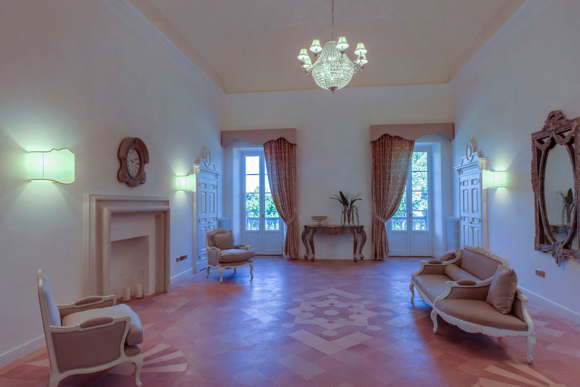 Luxury holiday rental villa with pool in Italian country house style Marche