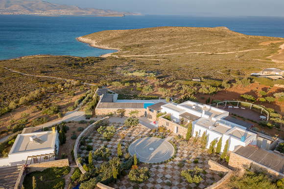Stylish holiday rental villa - seafront in Antiparos Greece