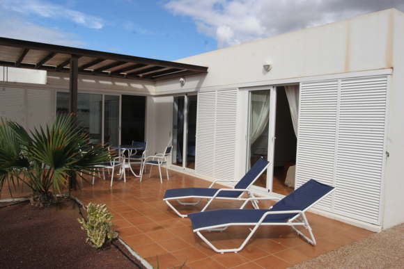 Holiday home pool villa with sea view in Lanzarote - DOMIZILE REISEN