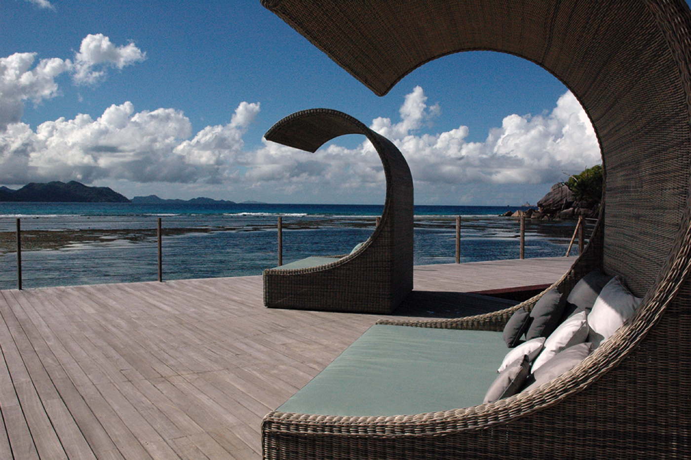 luxury villa-design hotel by the sea-vacation villa in Seychelles-La Digue-Anse Severe