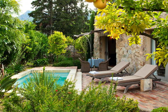 Luxury villas in hotel resort La Signoria Corsica - DOMIZILE REISEN