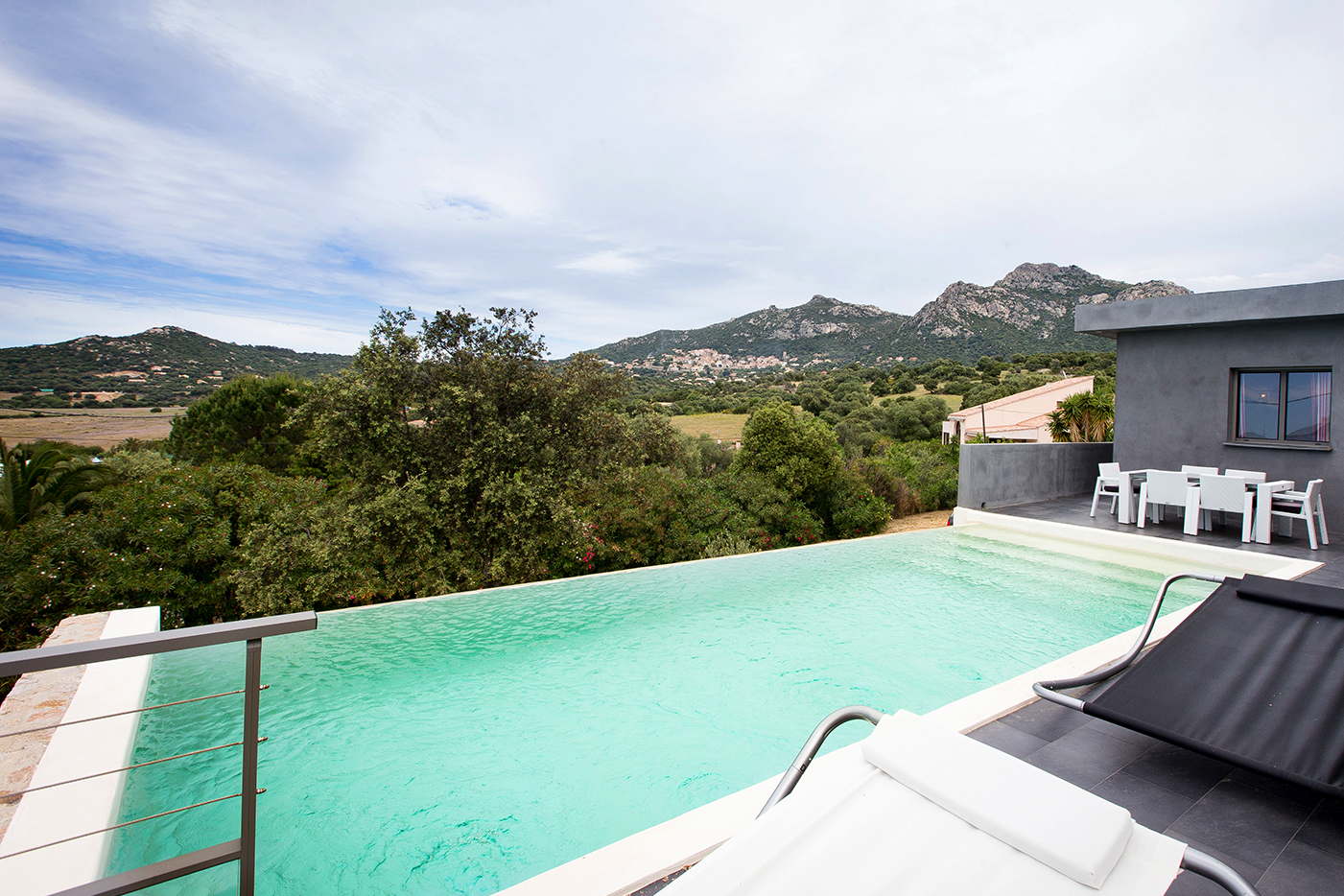 Villa Arinella with pool and seaview in Corsica - DOMIZILE REISEN