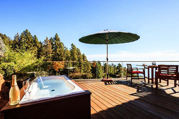 Rental villa with heated pool in La Palma Spain - DOMIZILE REISEN