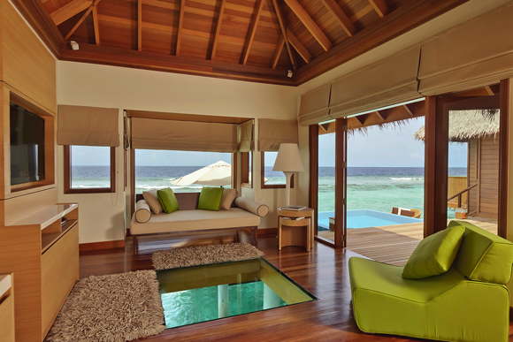 Beach and ocean houses in luxury resort Maldives: DOMIZILE REISEN