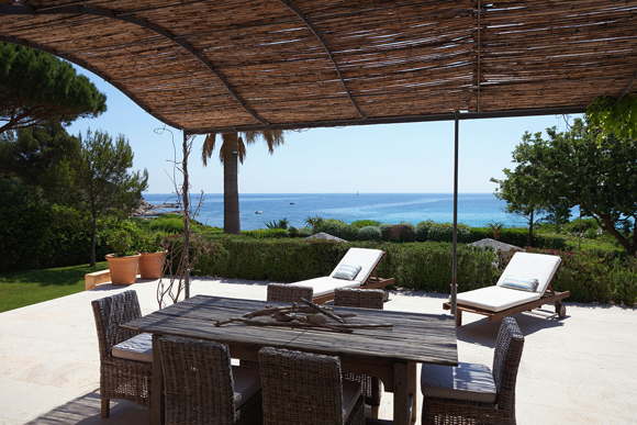 Rent a villa right on the L' Escalet beach, Côte d’Azur, France