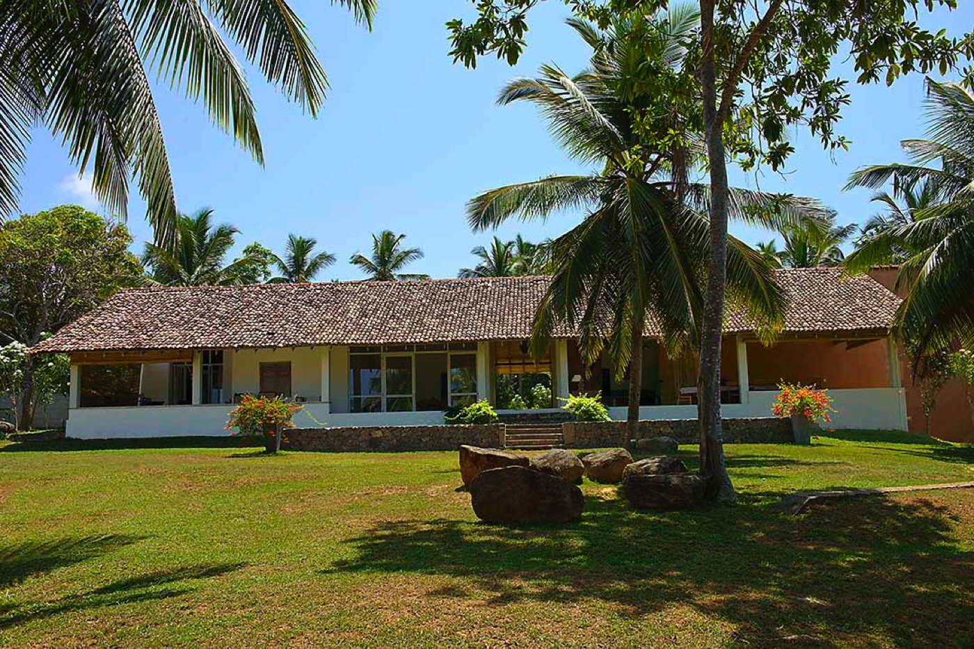 family beach villa with pool on Sri Lanka