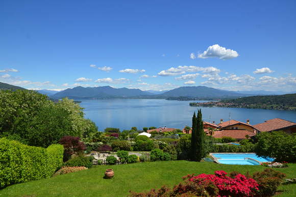 Holiday villa lake view pool Lago Maggiore Meina Italy 