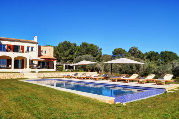 self catering villa-rental villa-holiday rental-vacation villa in Spain-Balearic Islands-Majorca-Porto Colom                     