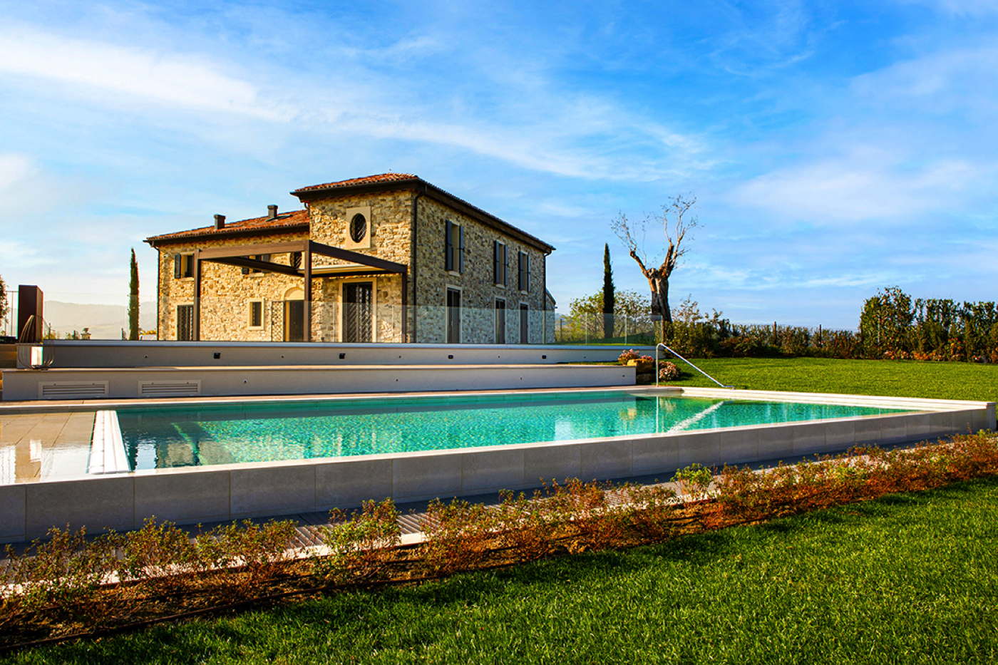 Luxury holiday villa-pool-use of hotel facilities-Italy-Emilia-Romagna-Bologna