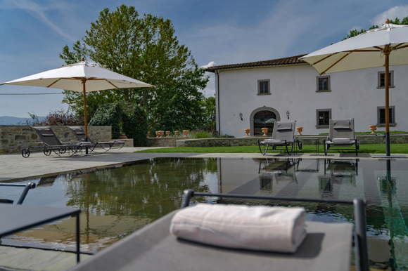 Luxury villa-pool-service-on estate-winery-Viesca Toscana-Italy