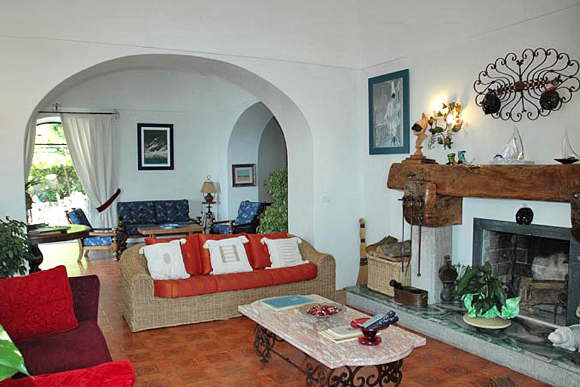 Rental villa in gorgeous setting above the ocean at Amalfi Coast