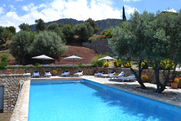 Luxury finca for holiday rental with pool and service Majorca Spain