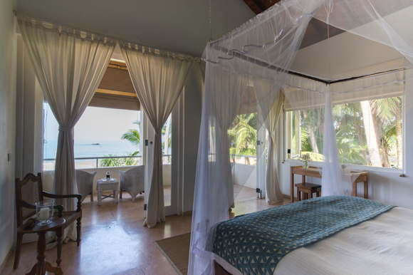 Beachfront villa-rental villa-with pool and service-Sri Lanka-Induruwa