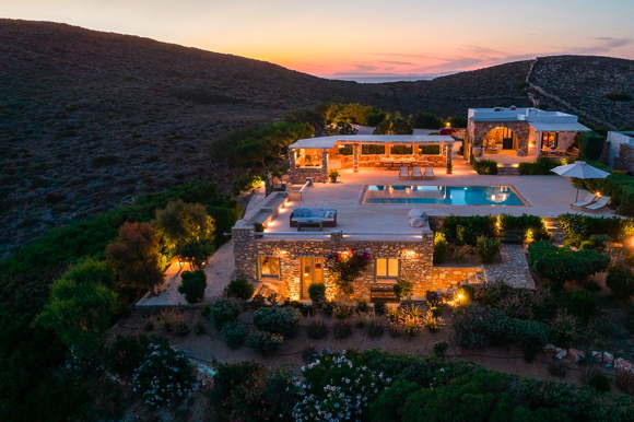 rental villa-holiday villa with pool-vacation villa in Greece-Cyclades-Paros