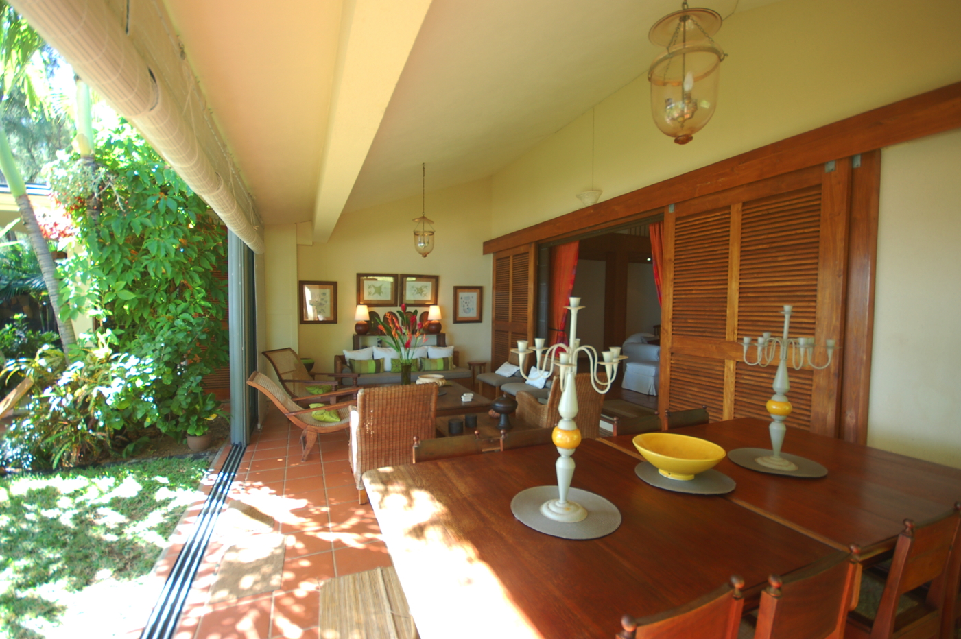 holiday villa at the beach-beachfront holiday rental-villa in Mauritius-east coast, Roches Noires