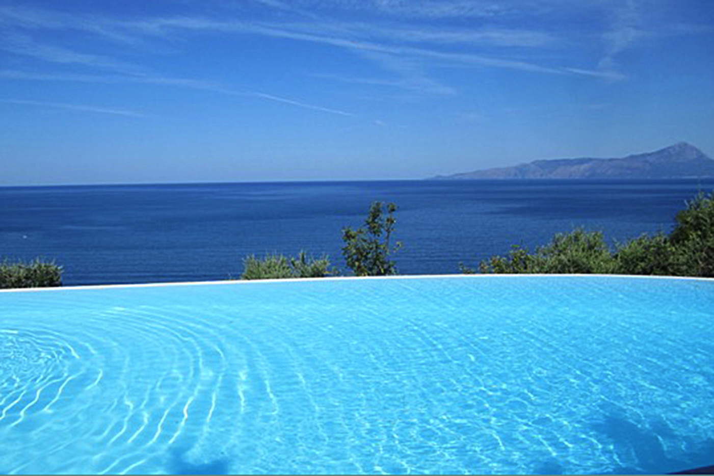 Holiday rental villa overlooking the ocean in Basilicata Italy